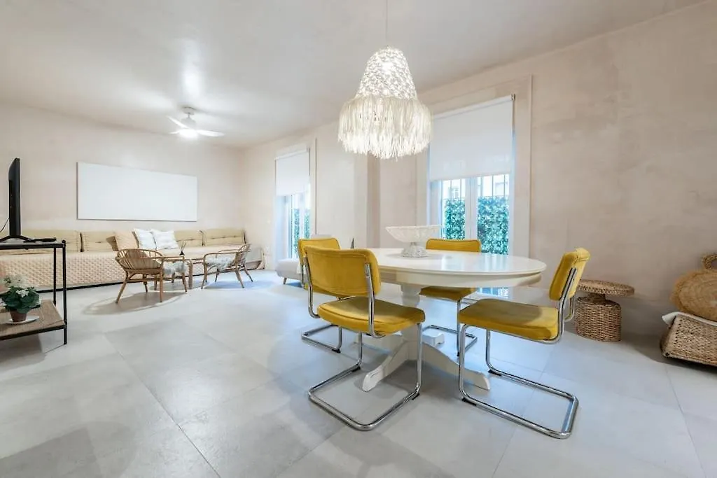 Apartamento Exclusivo Bajo frente al mar - Playa la Caleta Málaga